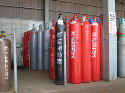 容器による可燃性ガスと酸素の貯蔵